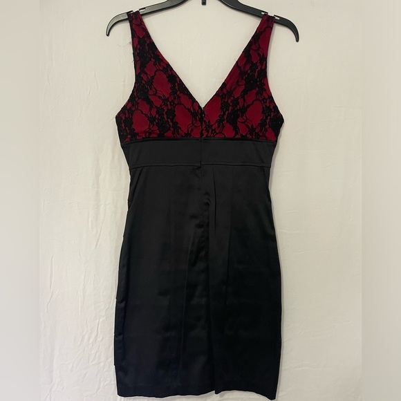 Black and red party dress - Picture 2 of 5